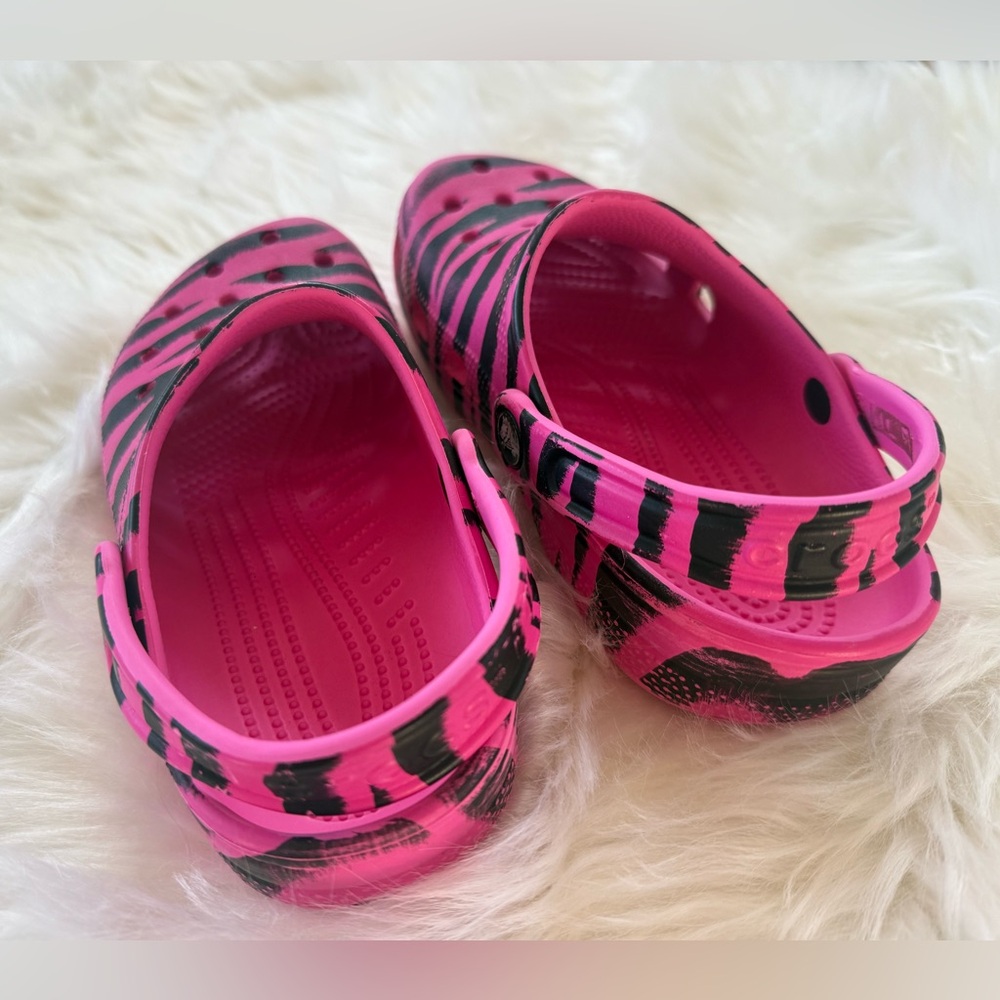 Kids Pink and Black Crocs - Picture 4 of 5